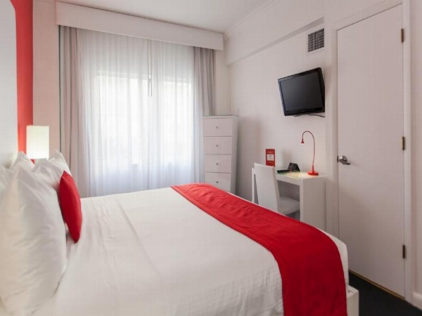 Red South Beach Hotel image 12