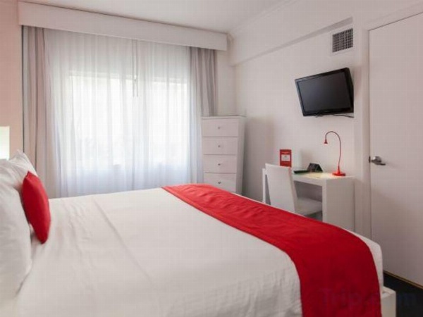 Red South Beach Hotel image 13